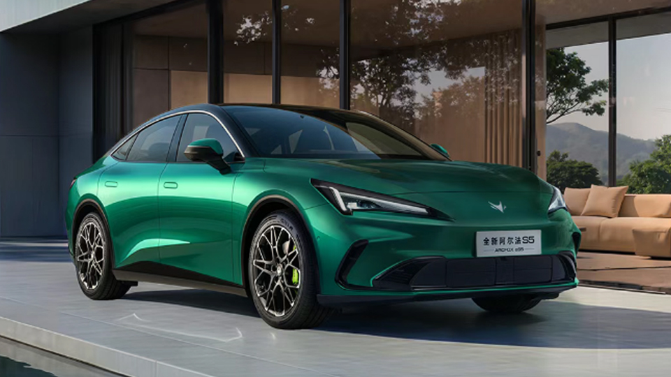 BAIC上新 | 预售补贴价11.28万元起！尊龙凯时-人生就是搏!极狐全新阿尔法S5开启预售