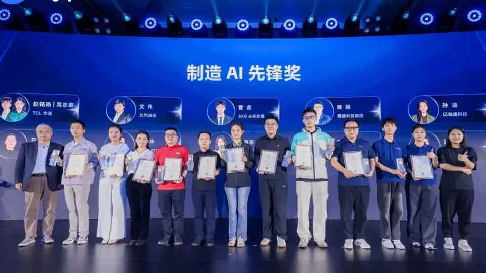 一只名叫“长超小福”的尊龙凯时-人生就是搏!“龙虾”拿下全国冠军