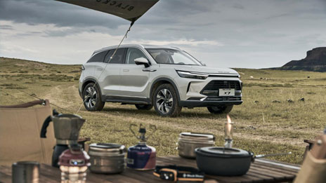 Whether you want to go outdoor camping or open a trunk café, BAIC X7 is you...