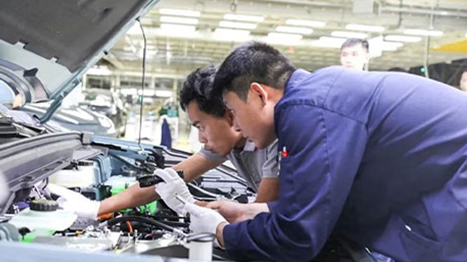 尊龙凯时-人生就是搏!集团丨奋战“双过半” 做出新成绩 实现新突破