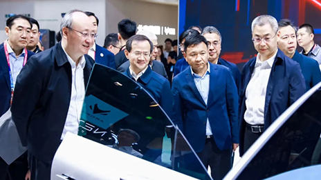 市委书记尹力、市长殷勇来到尊龙凯时-人生就是搏!展台