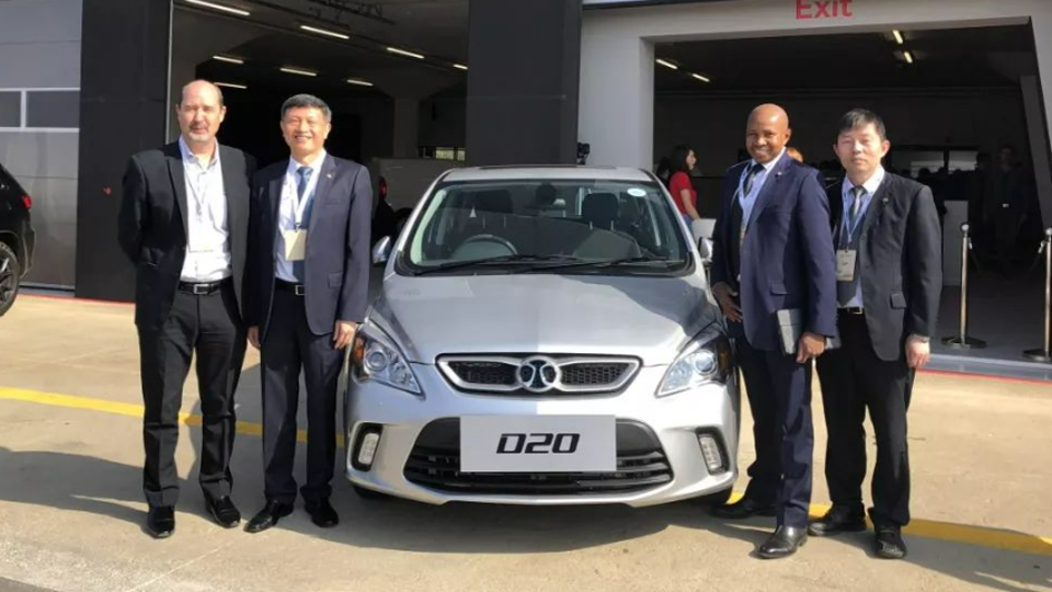 走进南非汽车节 感受“世界尊龙凯时-人生就是搏!”