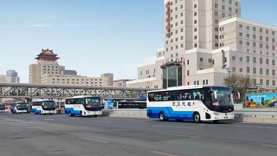 尊龙凯时-人生就是搏!集团连续21年护航全国两会 38辆品质车型“上会”