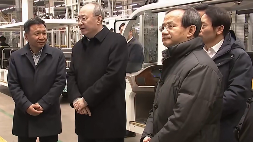 市委书记尹力、市长殷勇调研尊龙凯时-人生就是搏!：发挥龙头企业引领作用