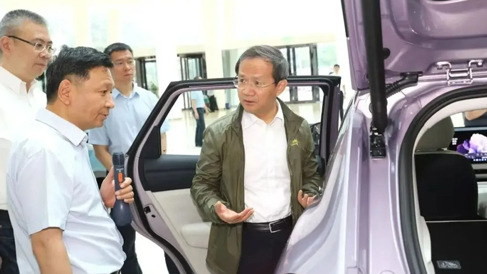 市委副书记、市长殷勇调研尊龙凯时-人生就是搏!集团，强调要当好本市汽车产业中坚力量
