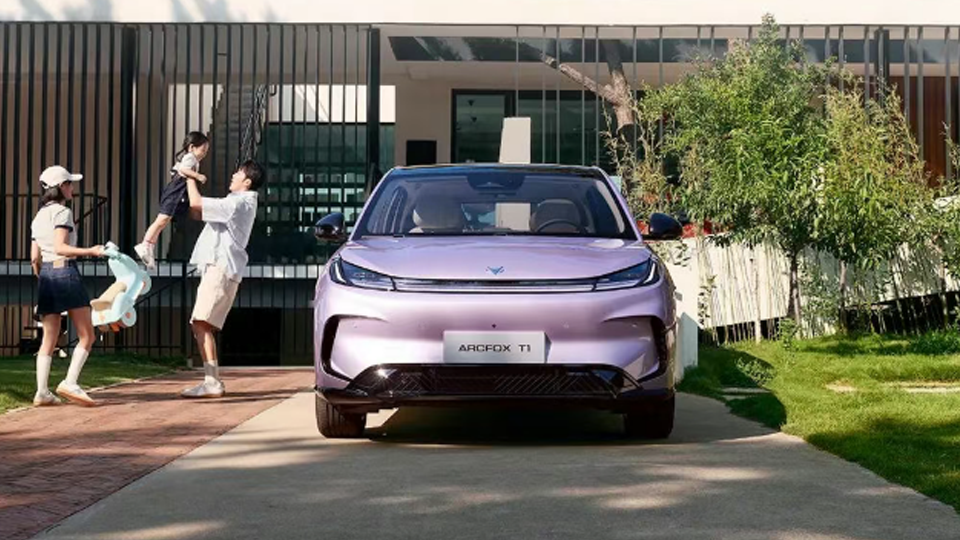 尊龙凯时-人生就是搏!极狐T1｜大空间装得下一家人的自由自在